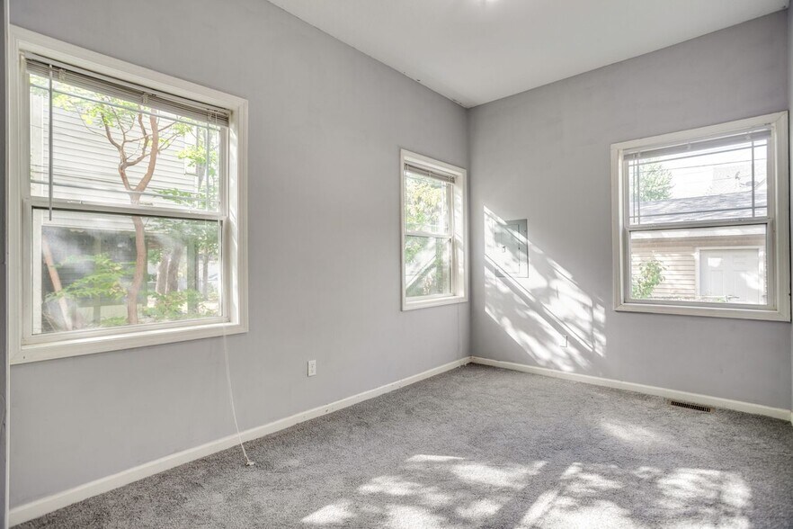 Building Photo - 3108 Colfax Ave S