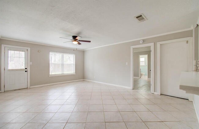 Building Photo - 17543 Methil Dr