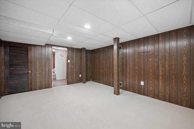 Building Photo - 9202 Wilmett Ct