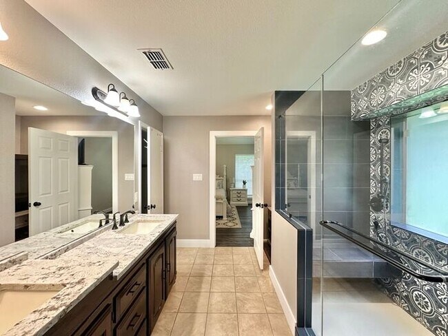 Building Photo - Updated 3-Bedroom 2.5 Bath Retreat in Whit...