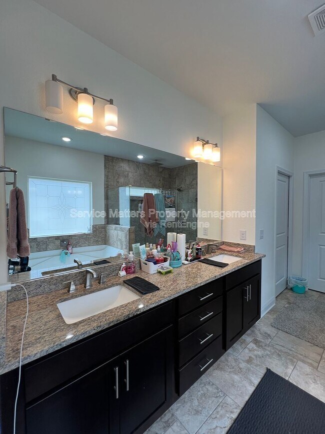 Building Photo - 4145 Grassy Run St