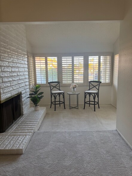 Building Photo - 40351 Sugarbush Ct