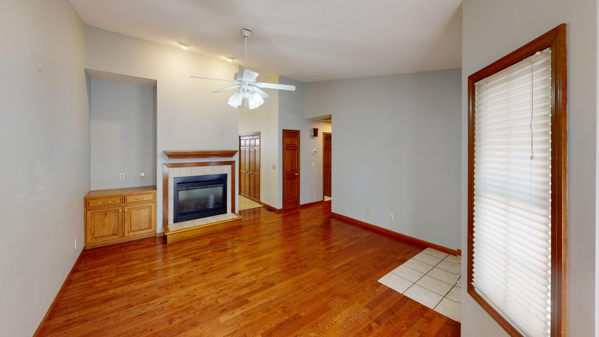 Building Photo - 3209 Sequoia Dr