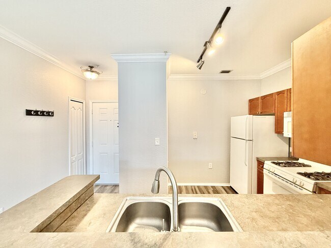 Building Photo - 2725 Via Cipriani