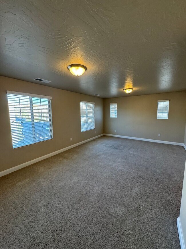 Building Photo - Beautiful 3 Bedroom Home - Casitas at Sienna Hills