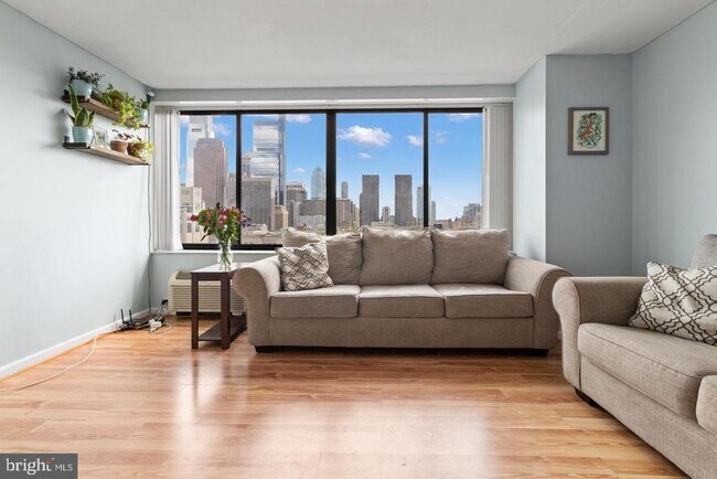 Building Photo - 2001 Hamilton St