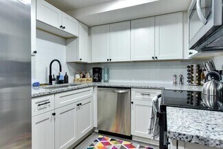 Building Photo - 116 N 32nd Ave