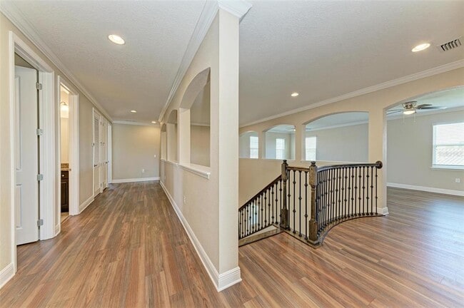 Building Photo - 4789 Vasca Dr