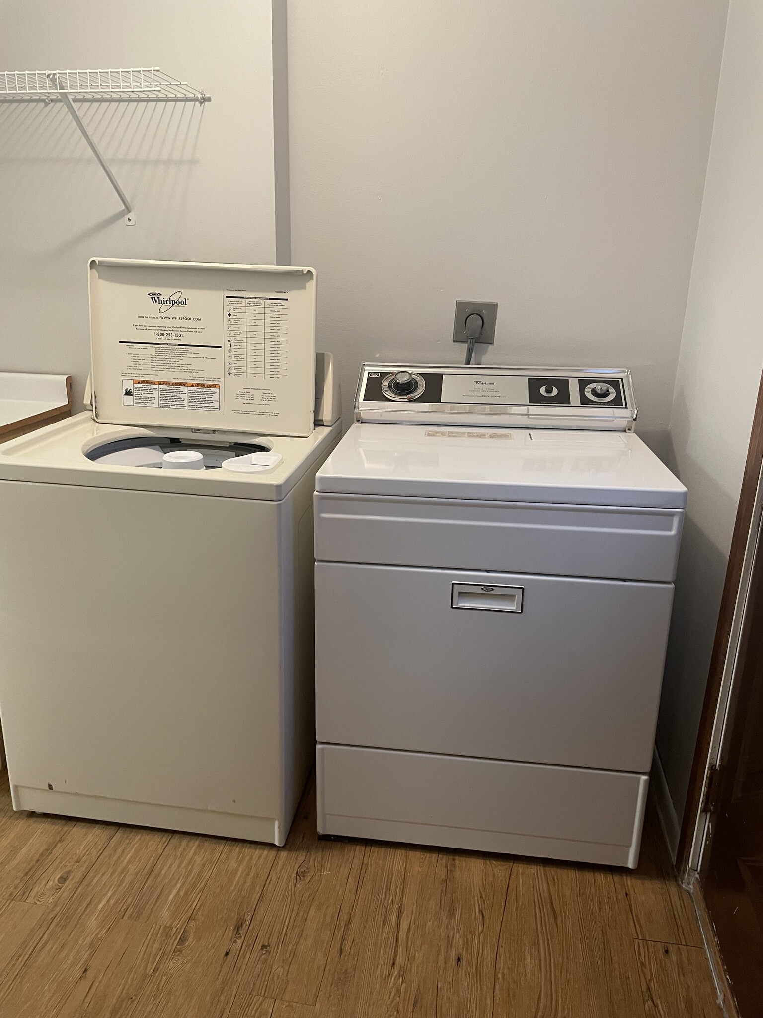 Full size Washer & Electric dryer - 1826 E Superior St