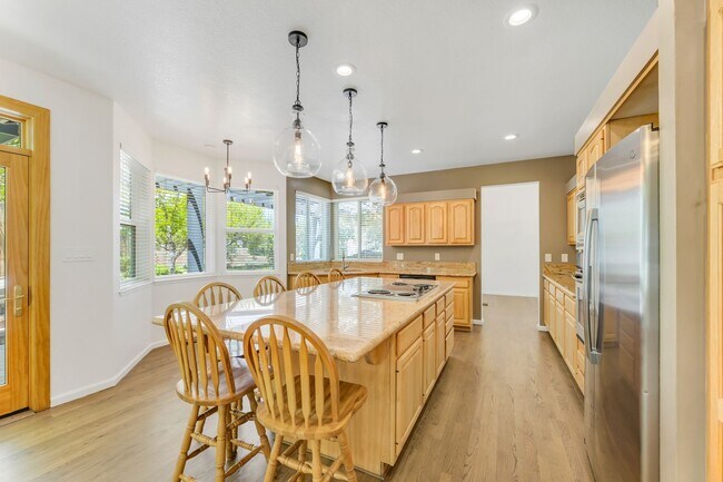 Building Photo - Interior Style you want, in the School zones you want, Plus Panoramic Views!