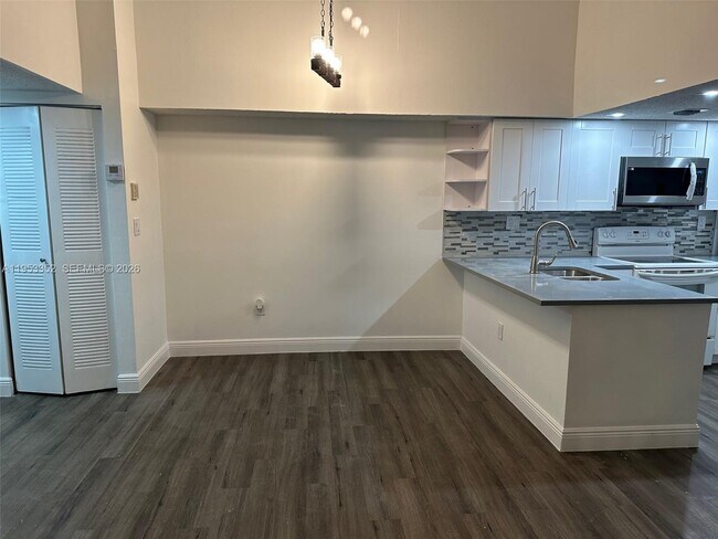 Building Photo - 7155 NW 179th St