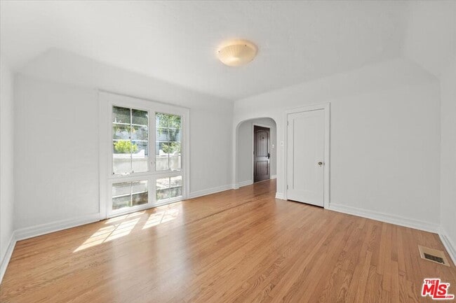 Building Photo - 6233 W 6th St