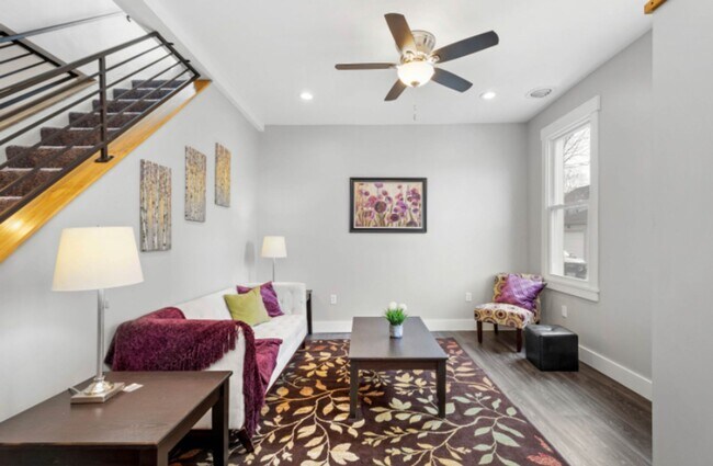 Building Photo - 3 Bedroom 1.5 Bath - Pittsburgh