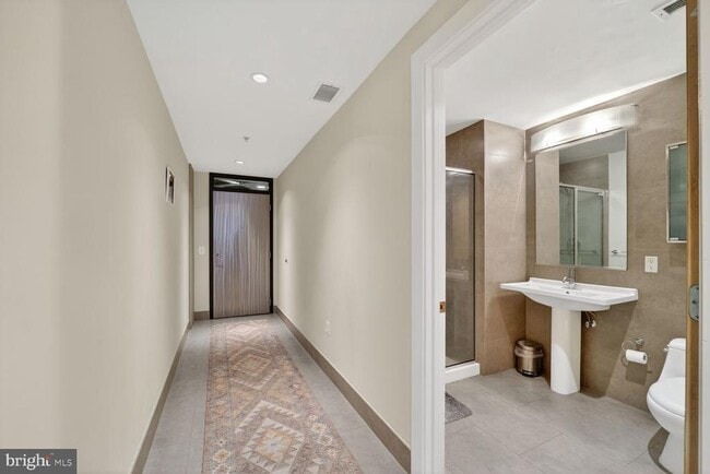 Building Photo - 1133 14th St NW