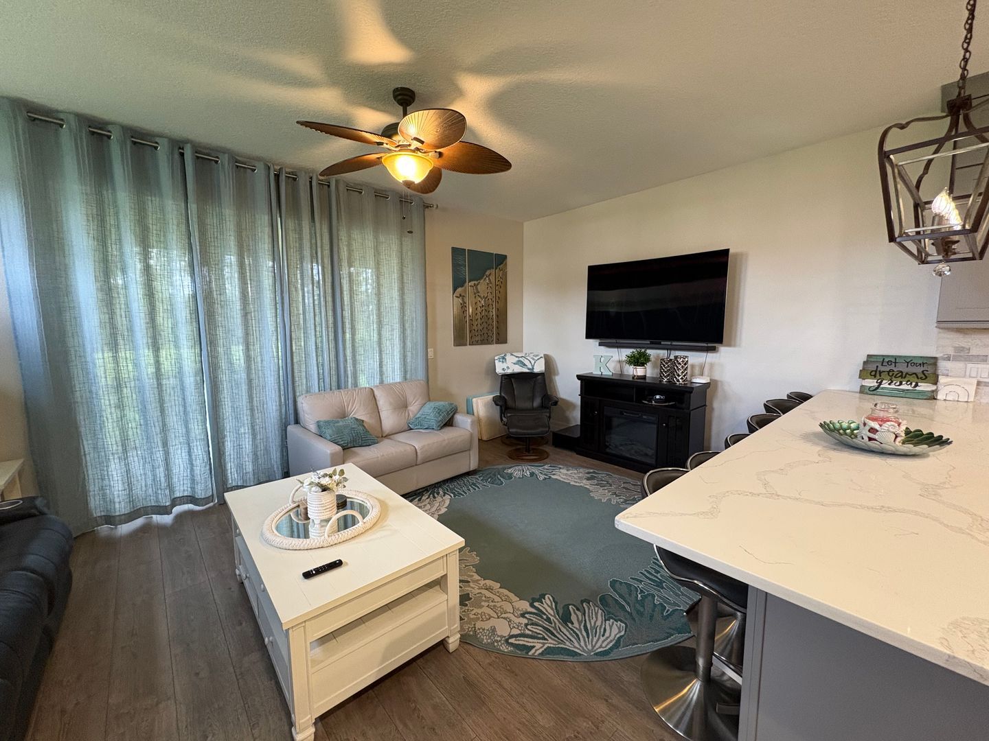 Building Photo - Make every day feel like a getaway in The Towns at Lakeside Plantation!