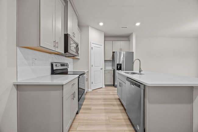 Building Photo - 929 Clearhaven Ln