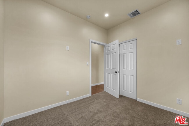 Building Photo - 6625 Duchess Dr