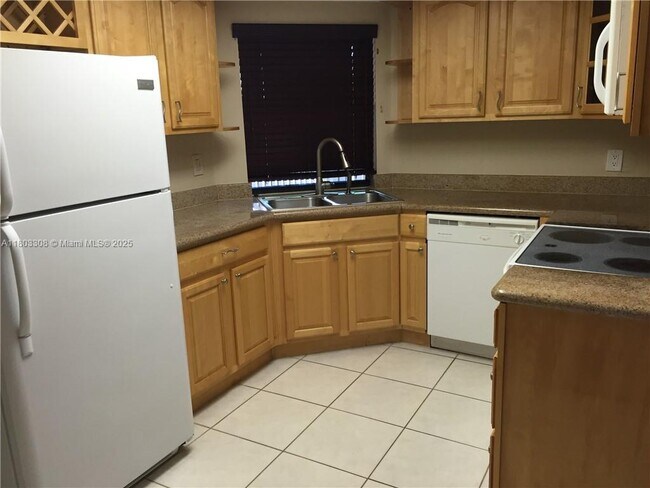 Building Photo - 14970 SW 48th Terrace