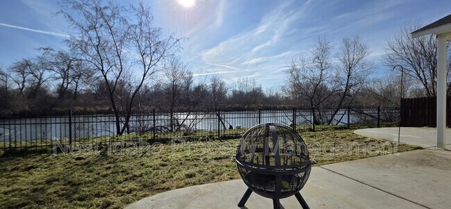 Building Photo - 157 E Murtaugh Lake Dr