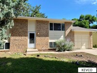 Building Photo - Great House With Huge Yard!