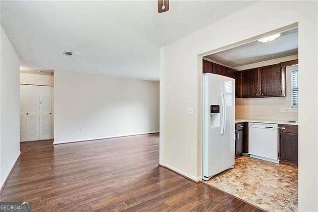 Building Photo - 76 Sandalwood Cir