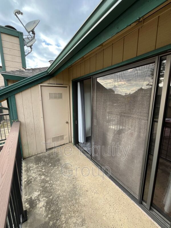 Building Photo - 351-360 N Capitola Ct