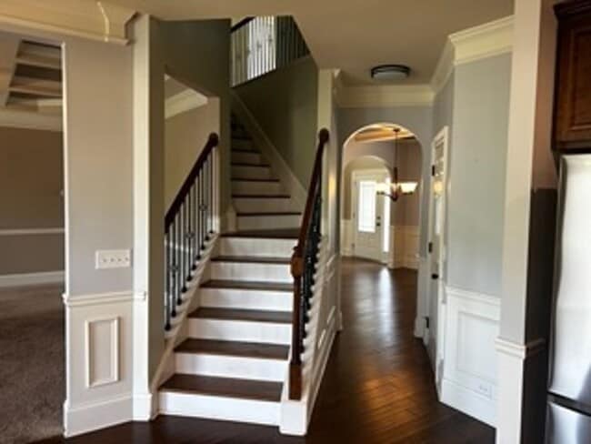 Building Photo - Spacious 5BR/4BA Home in Desirable Lexington Neighborhood – Bright Layout, Great Storage & Prime ...