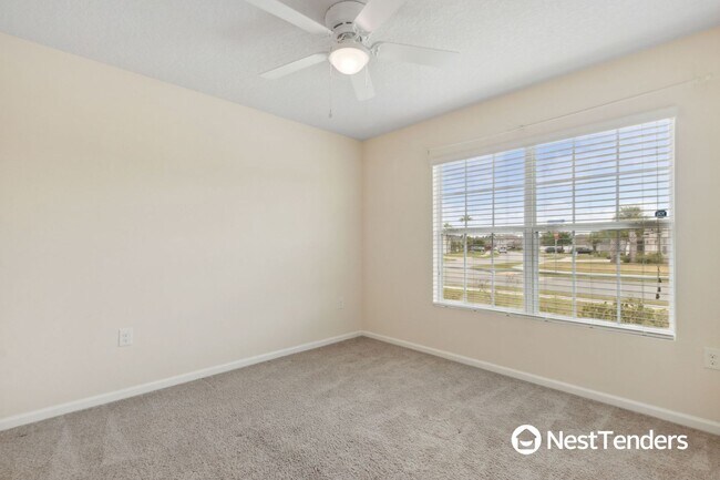 Building Photo - Four Bedroom Just Off Amelia Concourse!