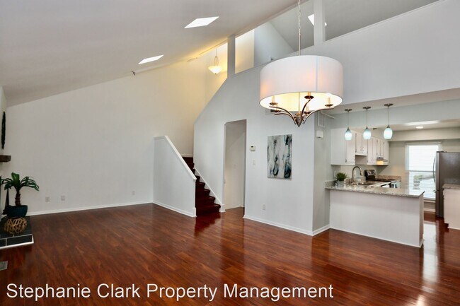 Building Photo - 3 br, 2 bath House - 409 33rd Street #B