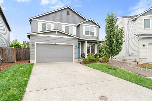 Primary Photo - Newer Construction 4 Bedroom Home at Pleas...