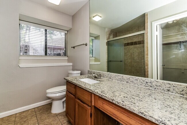 Building Photo - 4017 Dorchester Dr