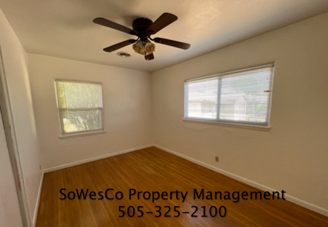 Building Photo - Beautiful Spacious Home with Large Yard & ...