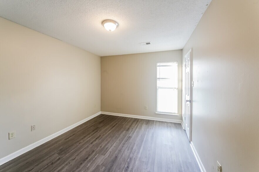 Building Photo - 6845 Dunbarton Dr