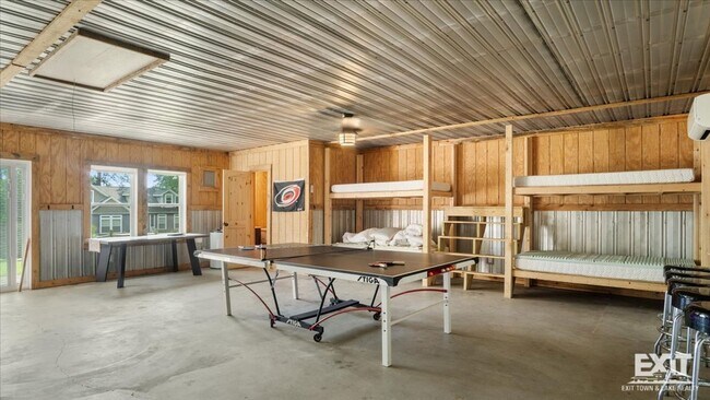 Building Photo - 104 Dogwood Acres
