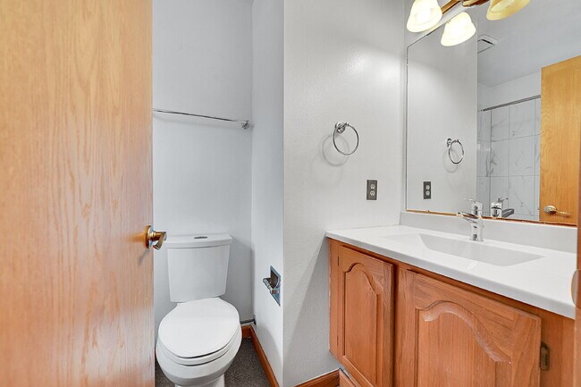 Building Photo - $2,195.00, 2 Bed 2 Bath Condo in Boulder w...