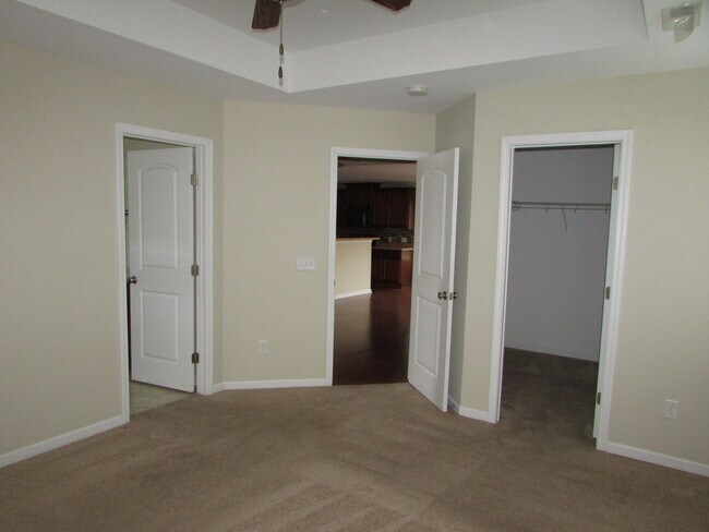 Building Photo - This property is located at The Villages at Mariner's Pointe - 3 Bedrooms  2 Baths  with 2 Car Ga...