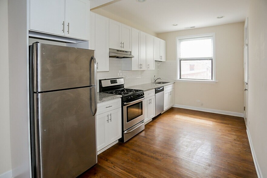Building Photo - 1821 W Leland Ave