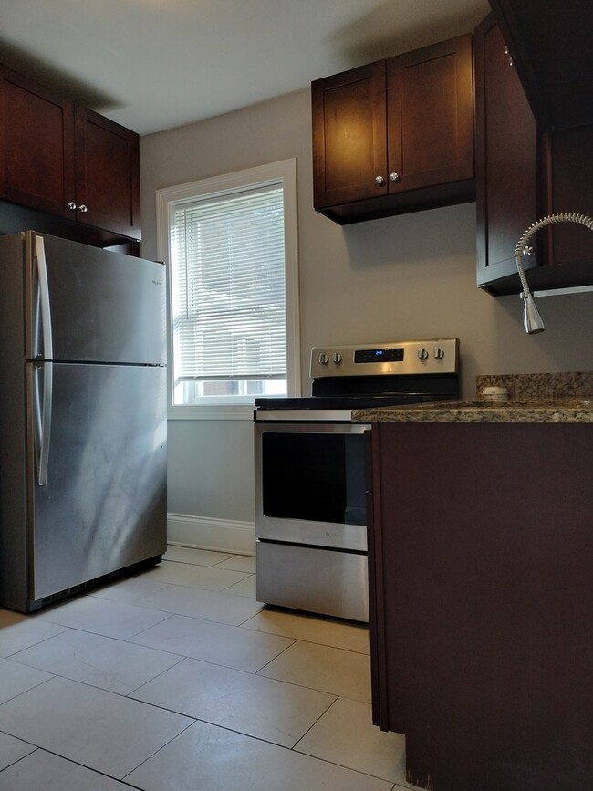 Building Photo - 7408 S Eberhart Ave