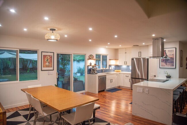 Building Photo - 20 Puukai Pl