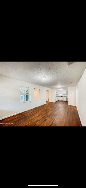 Building Photo - 1122 W 31st St