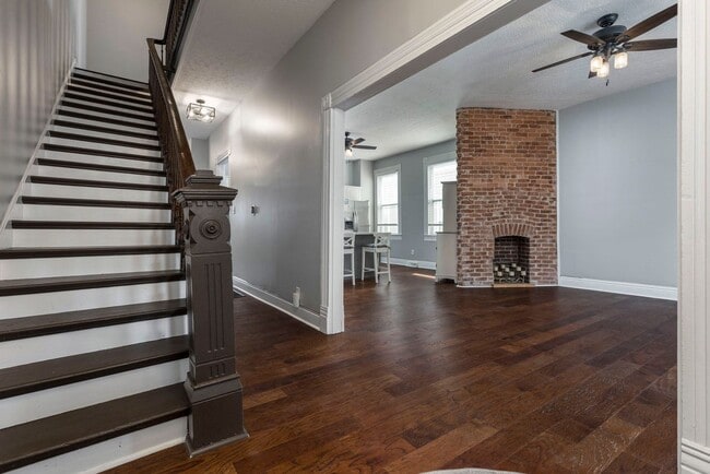 Building Photo - 1203 S Preston St