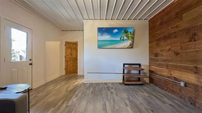 Building Photo - 360 Prince Dr