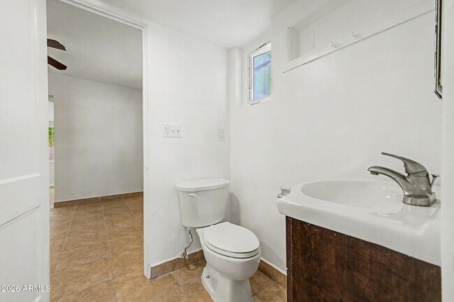 Building Photo - 6138 N 15th Ave