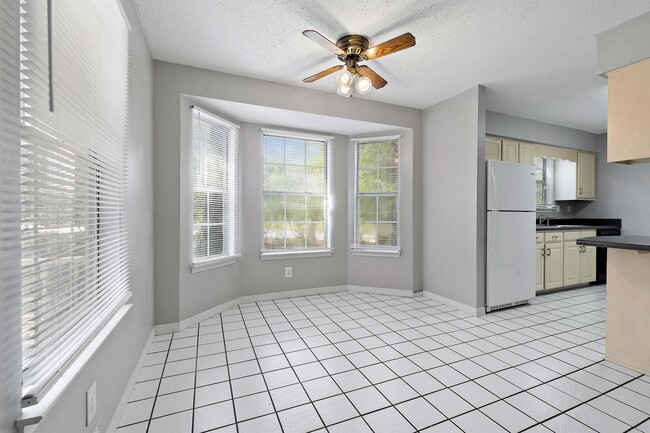 Building Photo - 1708 Woodley Rd