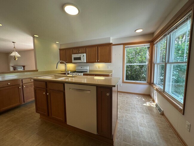 Primary Photo - 7006 Parker Hill Dr