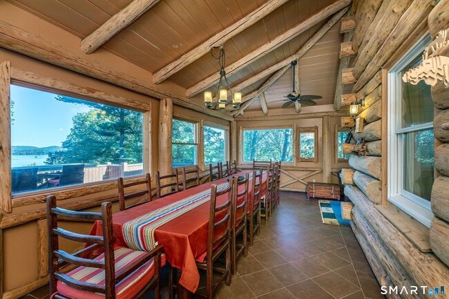 Building Photo - 28 Fox Run