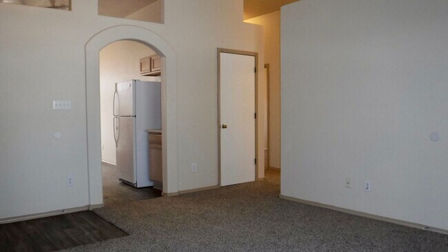 Building Photo - 10648 Shooting Star St NW
