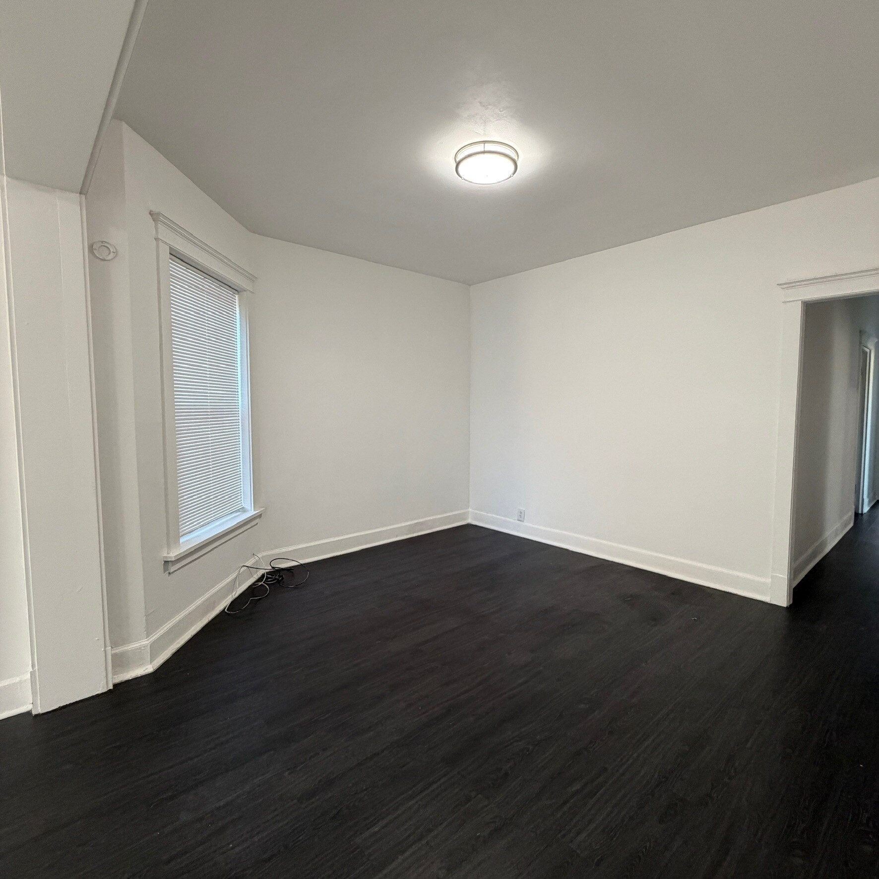 Building Photo - 704 W Garfield Blvd