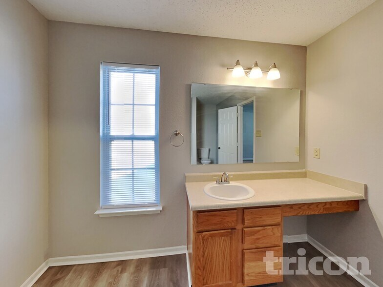 Building Photo - 12319 Bearsdale Dr