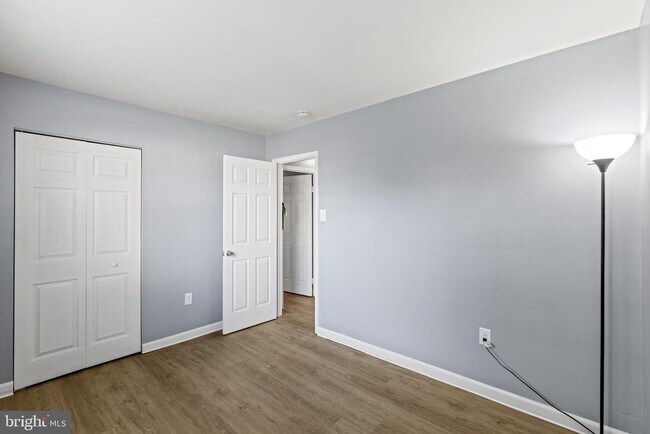 Building Photo - 348 Woodlawn Terrace